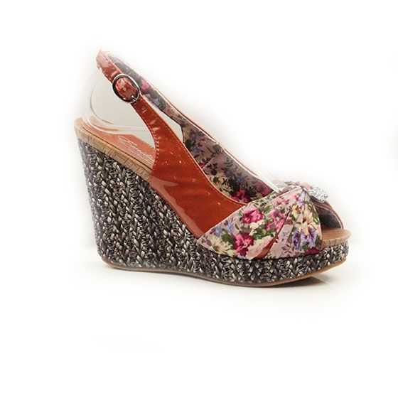 WEDGE ESPADRILLES. EXTREMELY TRENDY AND BEAUTIFUL PAIR OF SHOES ...