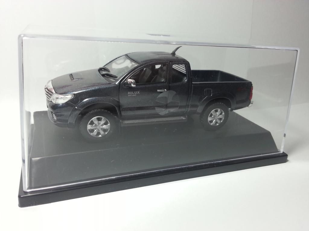 toyota hilux diecast model car #4