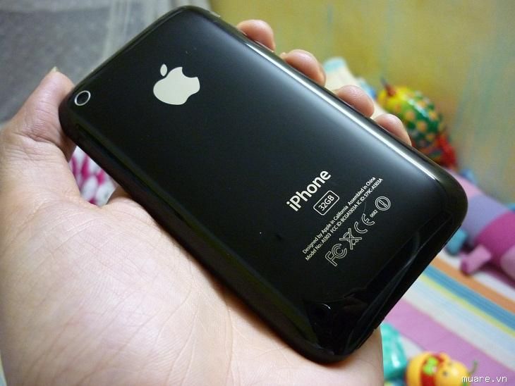 cần bán IPhone 3GS 32Gb rất đẹp nguyên zin