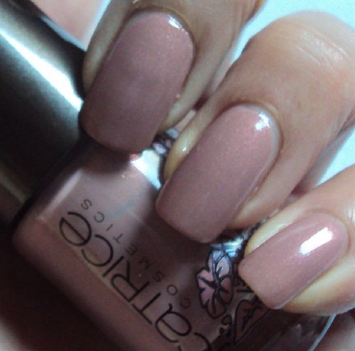 Sur mes ongles Vienna Rose Woods de Catrice (coll. ViennART) , Le blog de Mamzelle KitKat